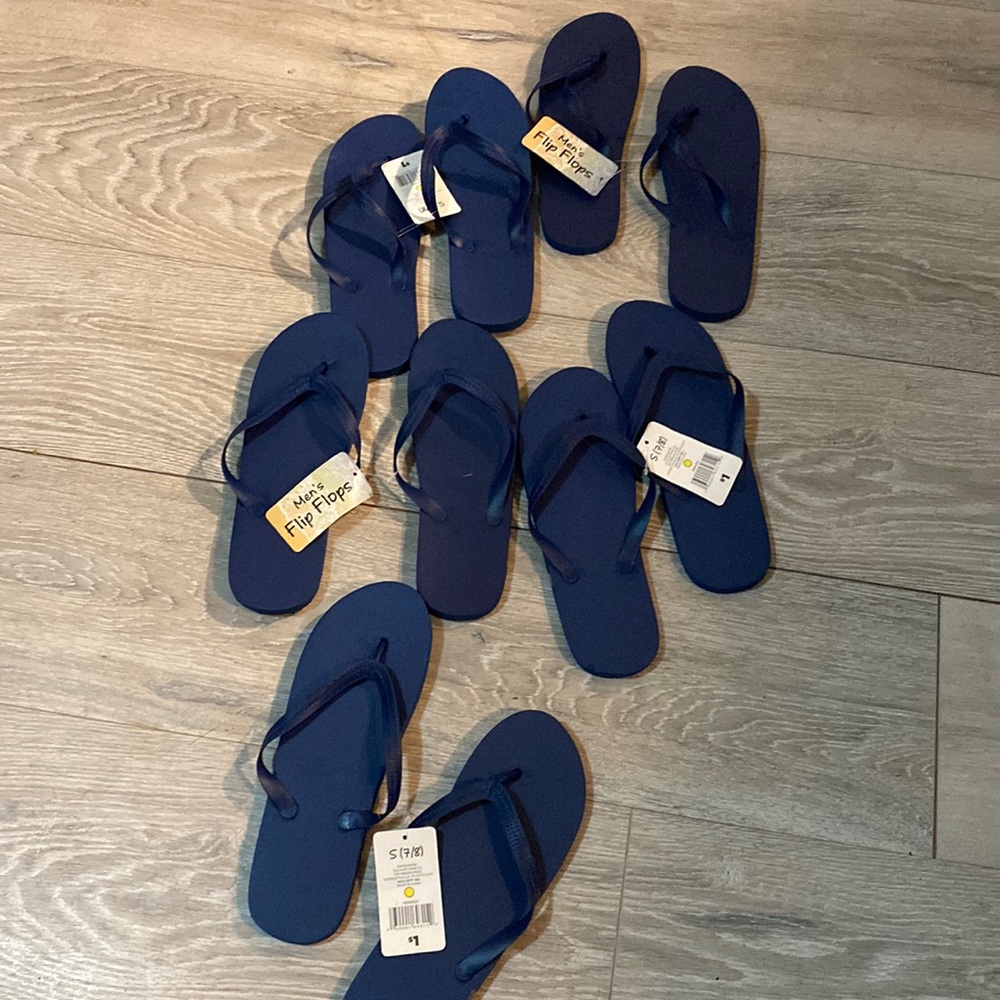 5 Pairs Men’s 7/8 Flip flops Set